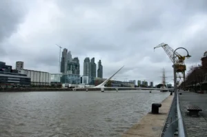 Domingo con cielo mayormente nublado y máxima de 14°C: cómo estará el clima en Buenos Aires