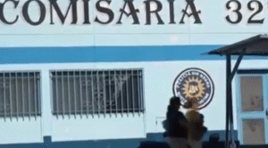 Intentaron abrir un auto con una mujer adentro y luego quisieron robar una camioneta: dos detenidos en Cipolletti