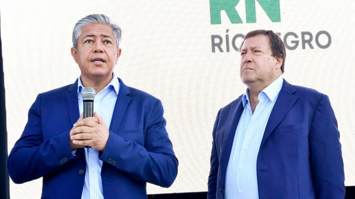 Figueroa junto a los intendentes de la comarca petrolera