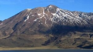 Rige una alerta preventiva en Neuquén por un incremento en la actividad del volcán Auca Mahuida