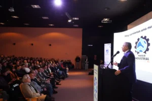 Gobernador Rolando Figueroa junto al intendente Mariano Gaido