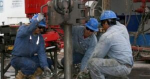 Petroleros de Chubut y Santa Cruz acordaron un aumento salarial del 16% con revisión en noviembre