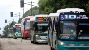 Aumentaron los colectivos en el AMBA: cuánto cuesta el boleto y cómo quedó el cuadro tarifario