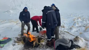 Catamarca: rescataron con vida a cuatro mineros atrapados por un temporal de nieve
