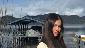 Refugio de lujo: así es la cabaña de Pampita en Villa La Angostura con muelle privado y vista al lago