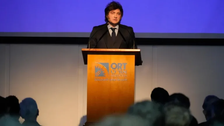 Denunciaron penalmente a Javier Milei por su discurso frente a alumnos del colegio ORT