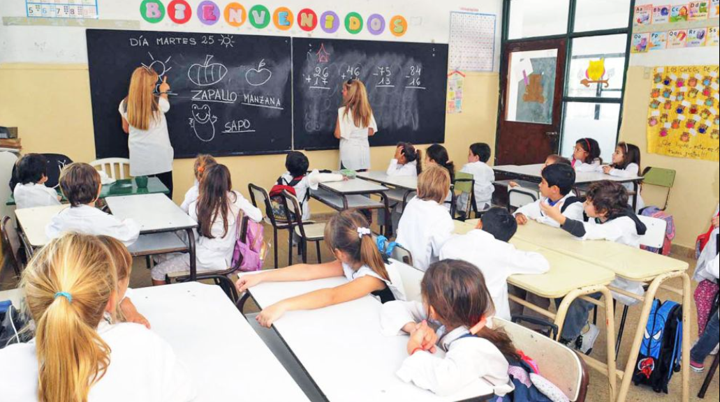 Neuquén lidera el ranking nacional de salarios docentes, según un informe oficial Neuquén lidera el ranking nacional de salarios docentes, según un informe oficial
