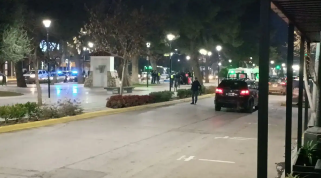 Drama en el centro de Neuquén: murió una persona tras descompensarse en la calle