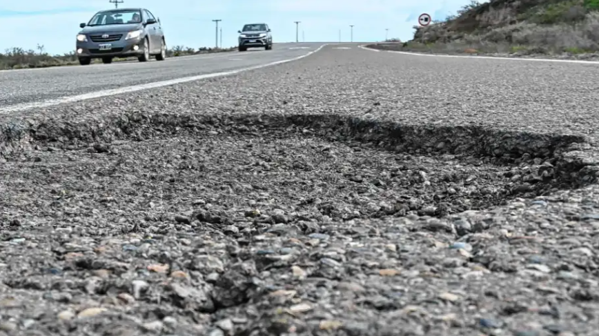 Weretilneck firma con Nación el traspaso de las rutas 22 y 151 y el Tren del Valle