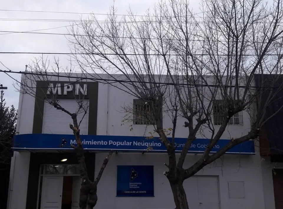 El MPN se prepara para no competir en 2027 y apuesta a preservar su poder territorial