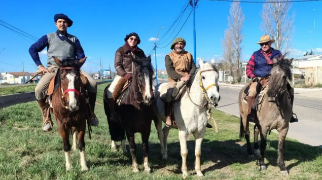 La fe a caballo: una cabalgata de 32 años une Allen con Chimpay por Ceferino Namuncurá