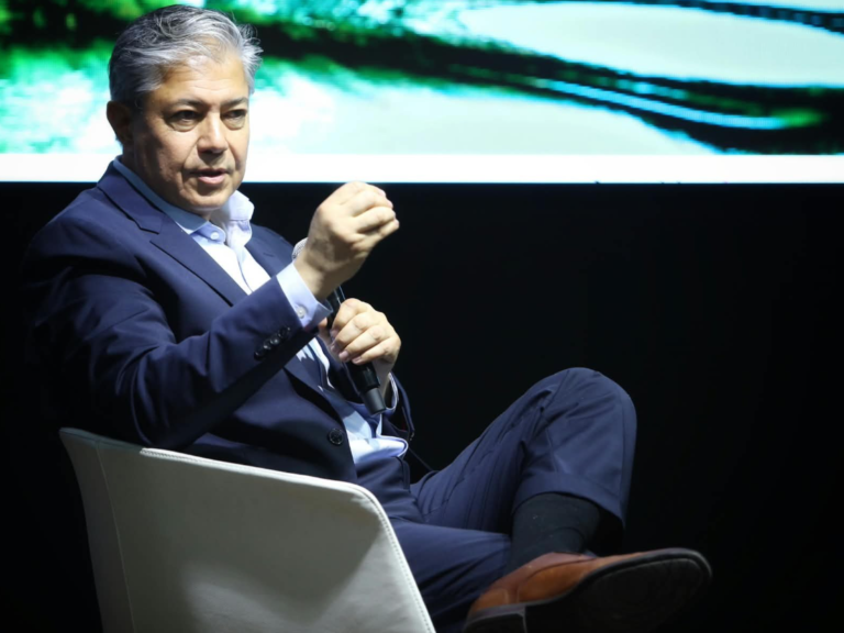 Figueroa destacó el financiamiento de CAF para Neuquén: “La transformación empezó el día cero”