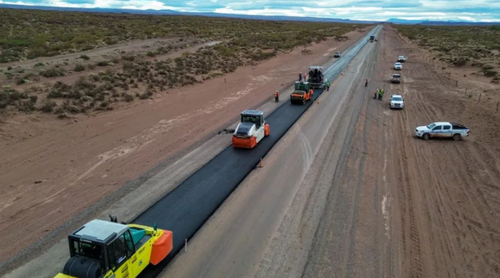Ruta 7: comenzó una nueva etapa de la pavimentación que acercará el Alto Neuquén a la Confluencia