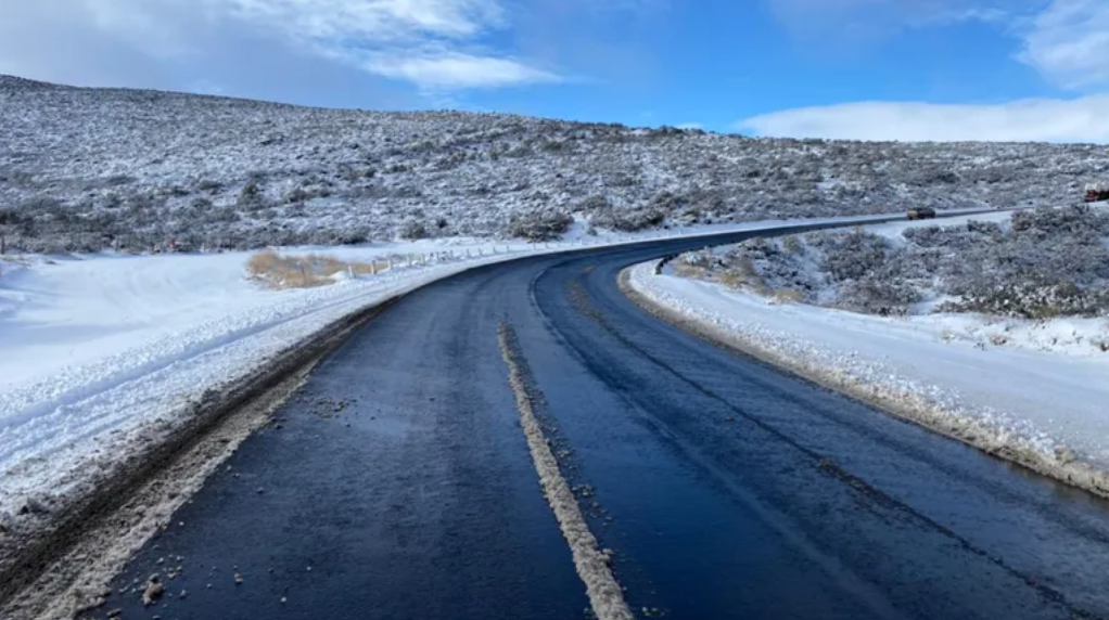 Alerta amarilla por lluvias y nevadas en Neuquén: qué rutas y pasos están afectados
