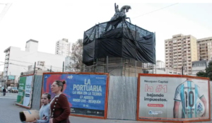 Reparan el monumento a San Martín en Neuquén y aclaran que la escultura no presenta riesgo estructural