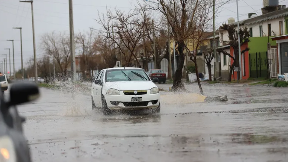 Advierten por más lluvias y heladas tardías en Neuquén durante la primavera