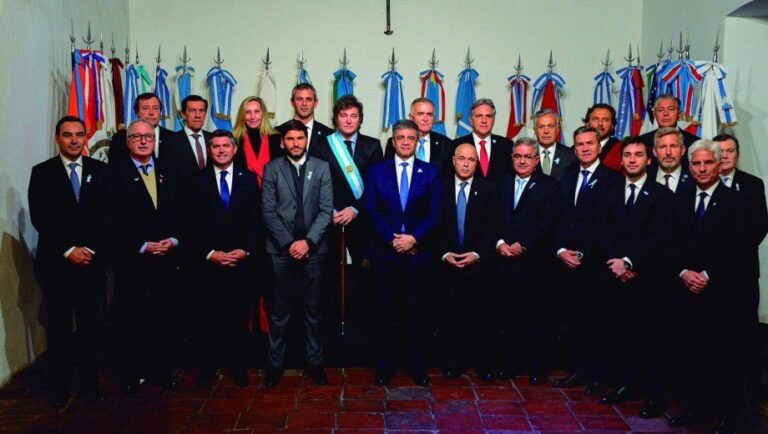 Ranking de gobernadores de agosto: Rolando Figueroa quedó primero y Gildo Insfrán último