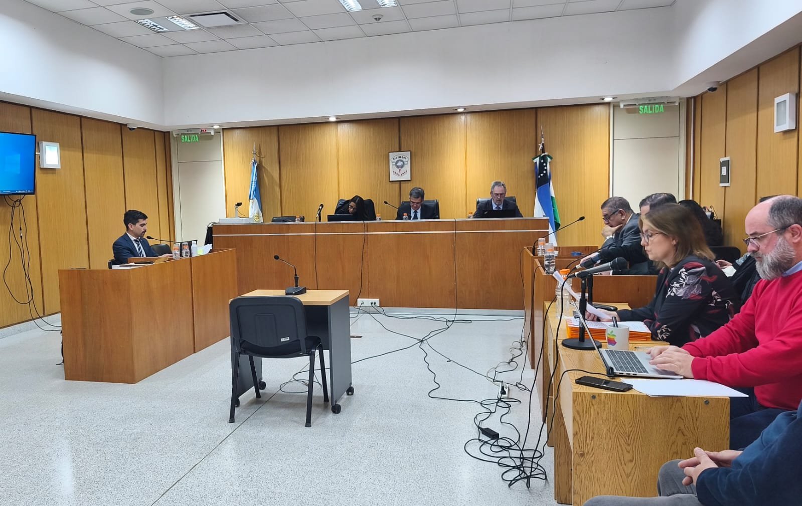 Roca: cuatro policías son juzgados por hechos denunciados contra dos adolescentes Roca: cuatro policías son juzgados por hechos denunciados contra dos adolescentes
