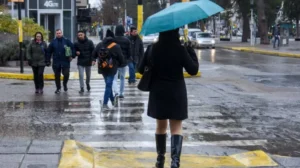 Vuelven las lluvias al Alto Valle: rige una alerta amarilla y se esperan nevadas en sectores de la cordillera