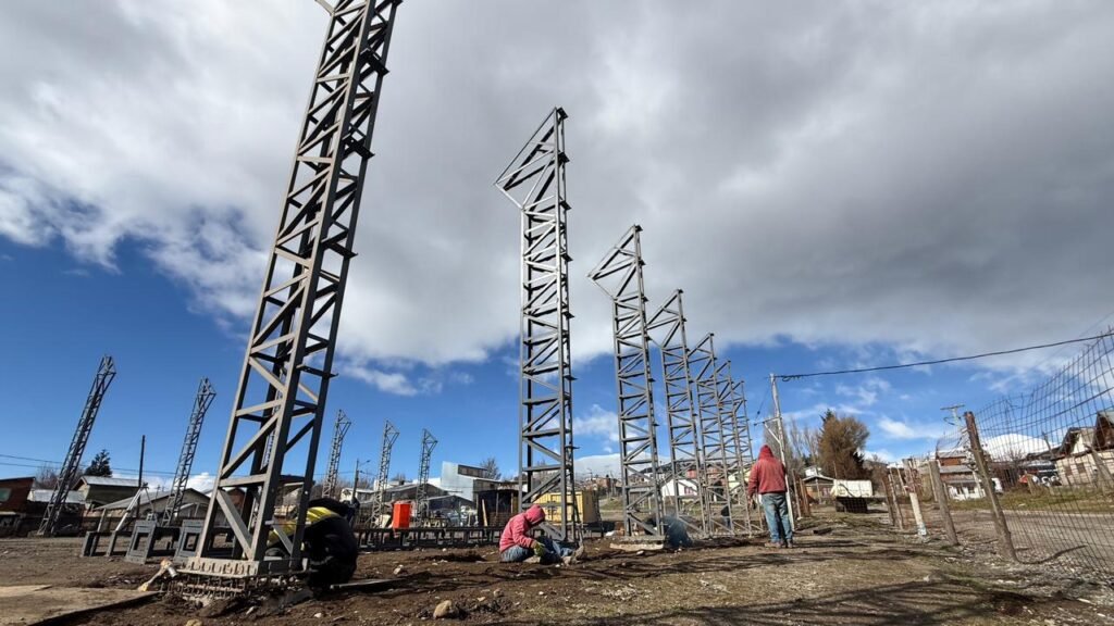 Bariloche: el Gimnasio Municipal N°6 avanza y ya toma forma en el barrio Arrayanes