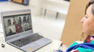 Lanzan una capacitación gratuita en herramientas sobre Inteligencia Artificial para jóvenes en Neuquén