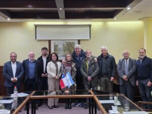 Bariloche y Valdivia avanzan en una agenda común de turismo, producción y comercio