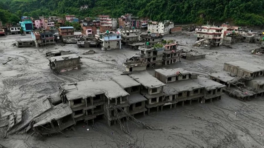 Tragedia en Nepal: advierten que el colapso de un glaciar alerta sobre el avance acelerado del cambio climático