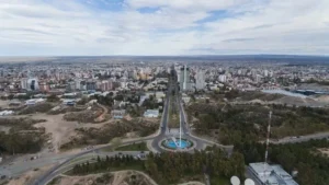 Lunes fresco en Neuquén: máxima de 14 °C y cielo parcialmente nublado
