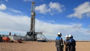 Acuerdo salarial en Vaca Muerta: cómo se pagará el aumento de sueldos de la paritaria petrolera en tramos