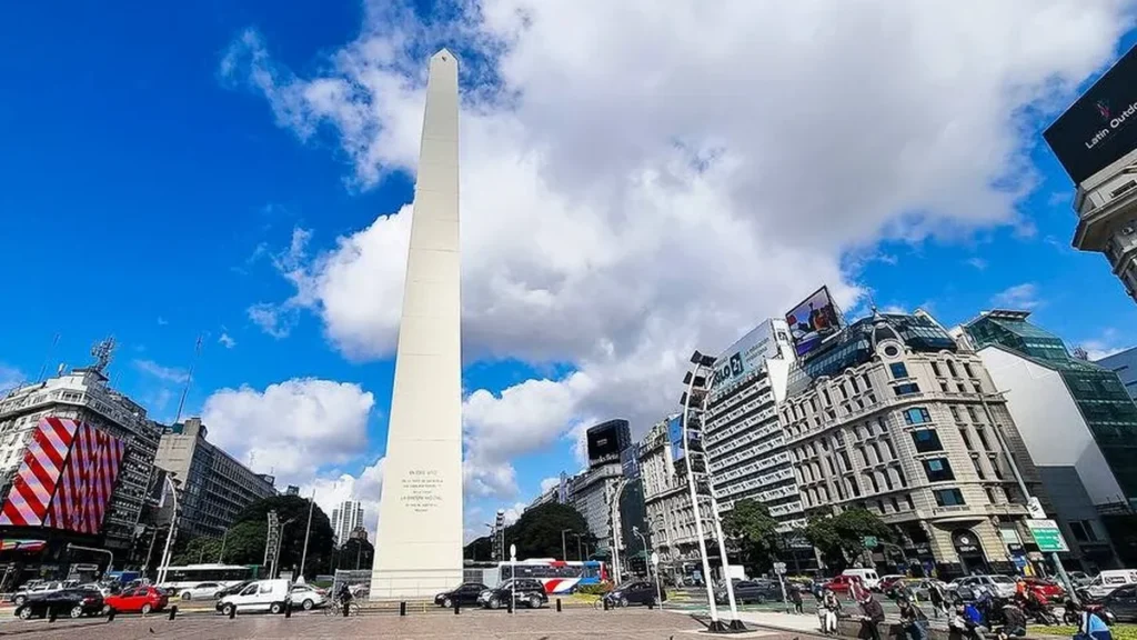 Lunes con cielo algo nublado y máxima de 14°C: así estará el clima en Buenos Aires