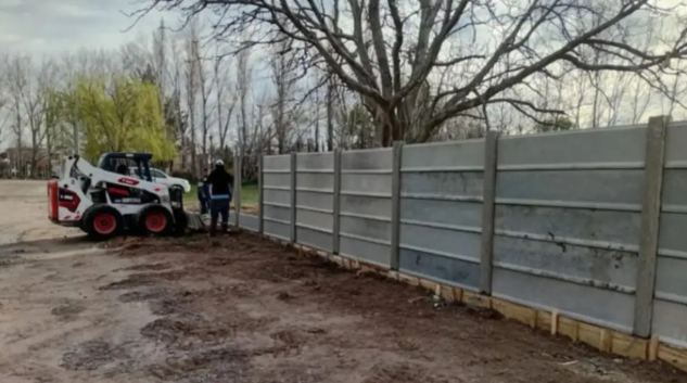 Comenzaron las obras para ampliar y asegurar el espacio del Jardín N° 27 de Valentina Sur