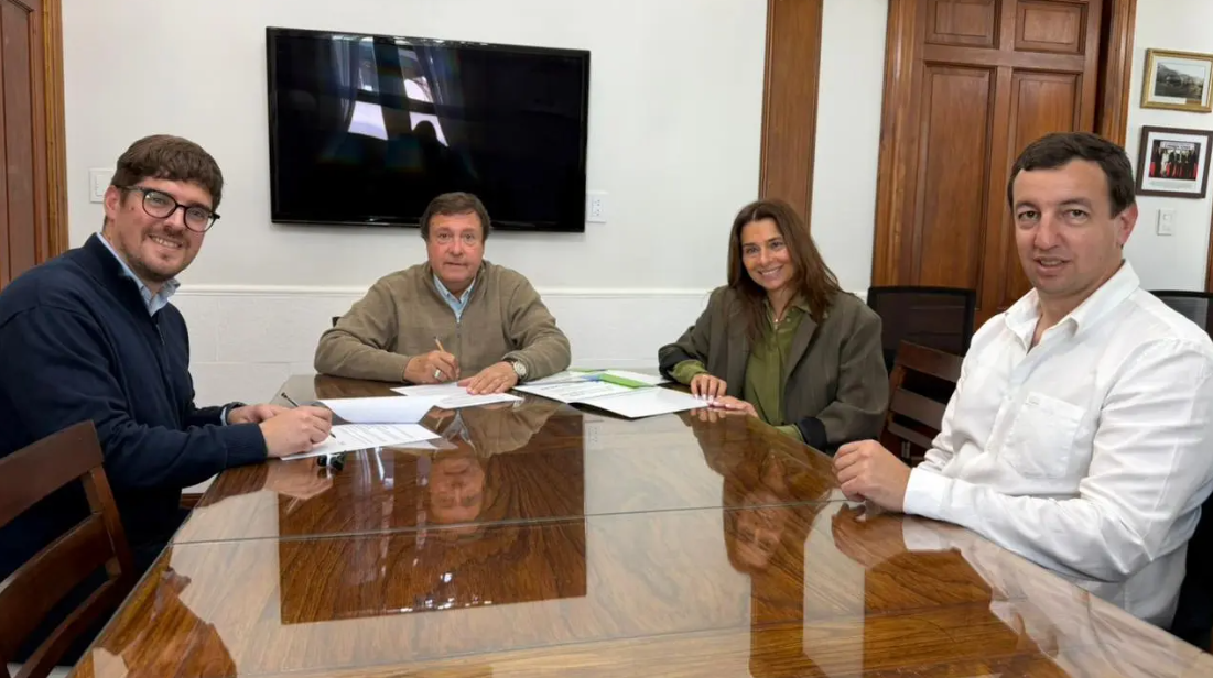 Obras en Guardia Mitre: más viviendas, mejor iluminación y un polideportivo terminado Obras en Guardia Mitre: más viviendas, mejor iluminación y un polideportivo terminado
