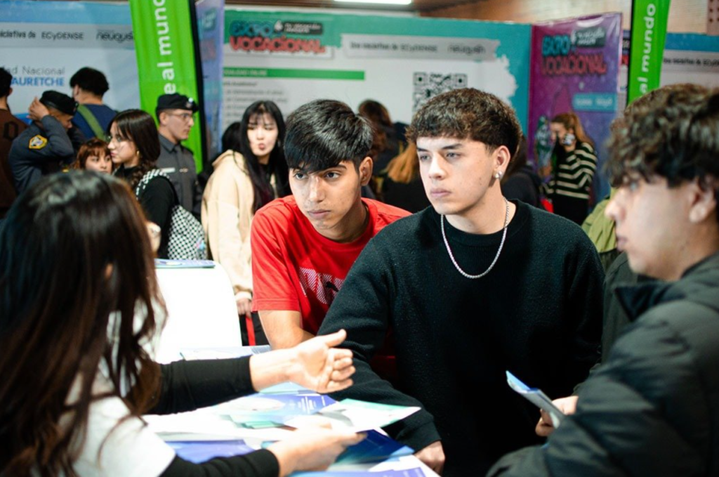 Expo Vocacional 2026 en Neuquén: miles de estudiantes recorren la feria para definir su futuro