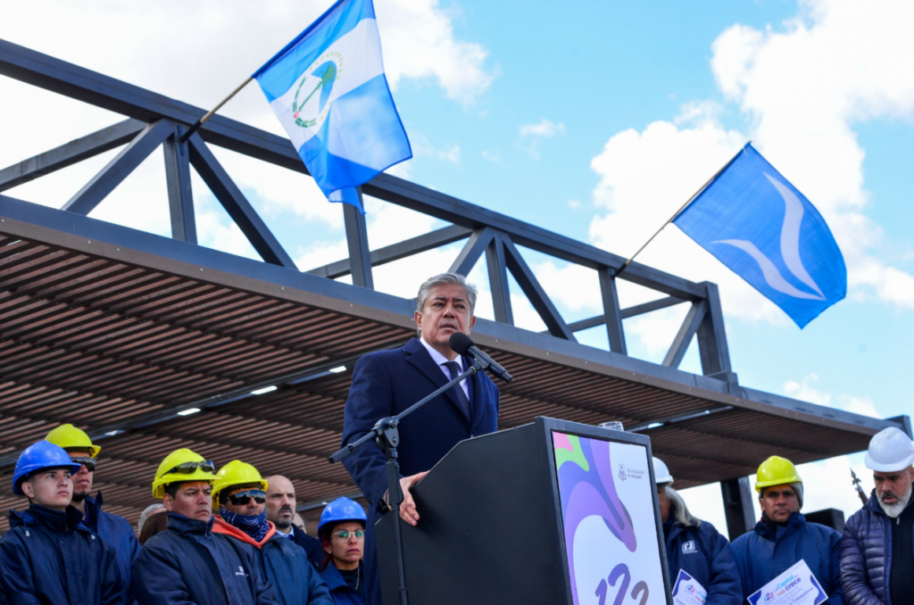 Figueroa anunció un hub de transporte y Gaido nuevas obras durante el aniversario de Neuquén 