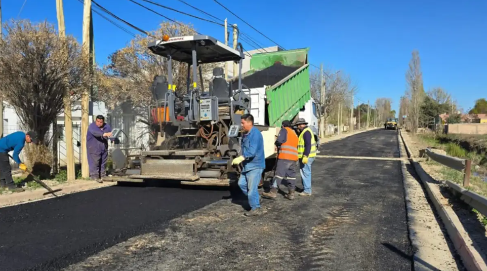 Plottier suma nuevas calles pavimentadas y avanza con el plan de 100 cuadras