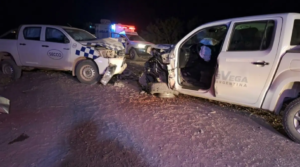 Violento choque frontal entre dos camionetas en Neuquén: un conductor fue hospitalizado