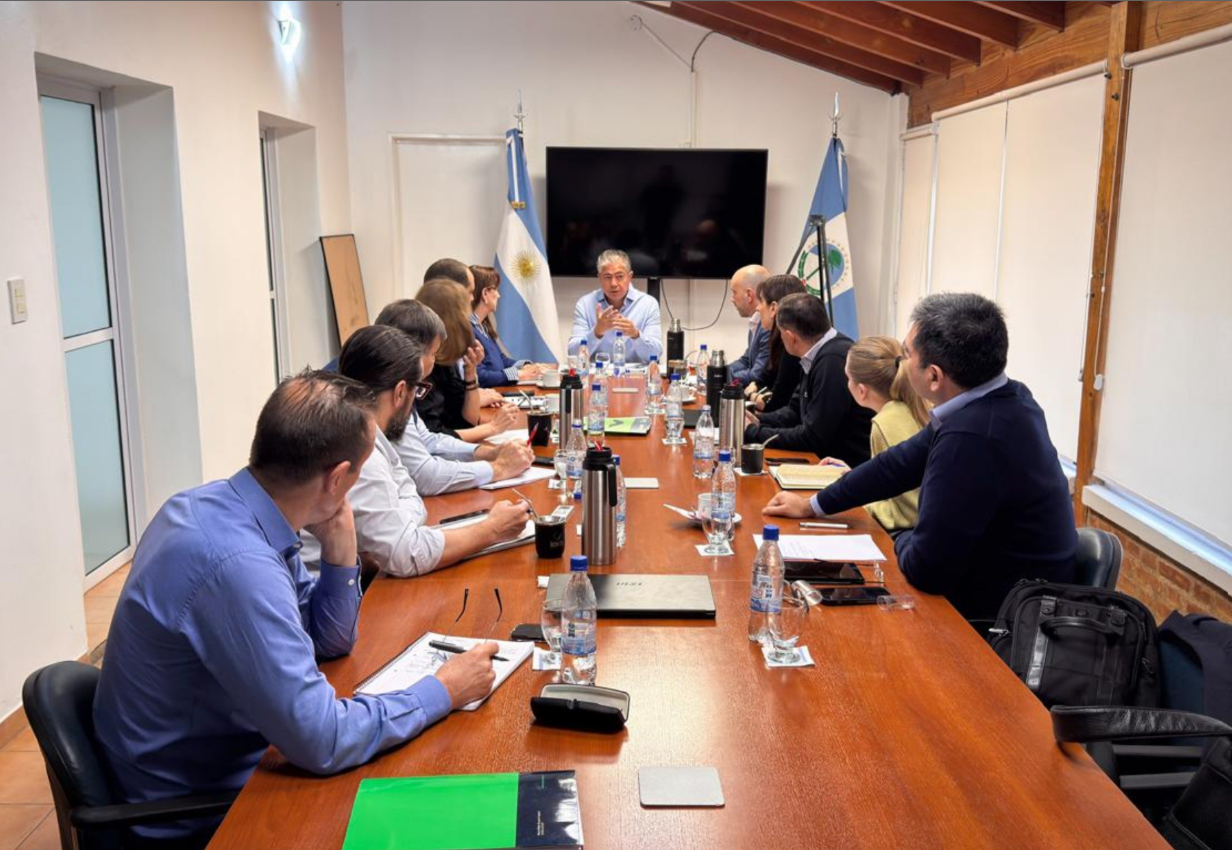 Figueroa reunió a su Gabinete y prepara un balance de gestión en Neuquén Figueroa reunió a su Gabinete y prepara un balance de gestión en Neuquén