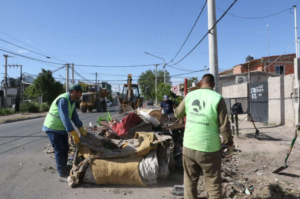 El operativo Puerta a Puerta reforzó la recolección de residuos en Neuquén: ya retiraron 700 camionetas