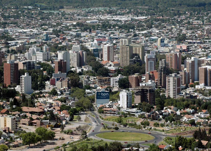 Viernes con viento del suroeste y hasta 23°C en Neuquén: cómo estará el tiempo 