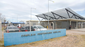 Penal de Senillosa: apartaron a un jefe de seguridad y harán un protocolo para docentes