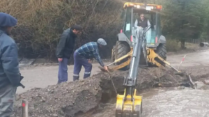 Temporal en Neuquén: bajó el alerta, pero varias rutas continúan intransitables o con restricciones por desbordes, barro y daños