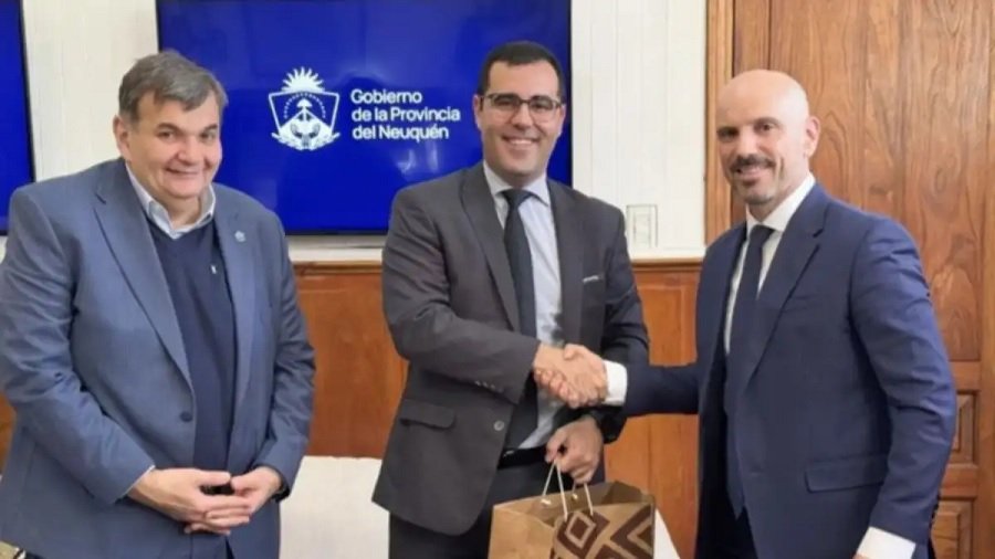 Trámites: avanzan las gestiones para llevar un consulado itinerante de España a los barrios de Neuquén capital