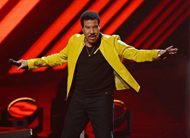 Alarma en la música: Lionel Richie fue internado en terapia intensiva tras descompensarse en un show