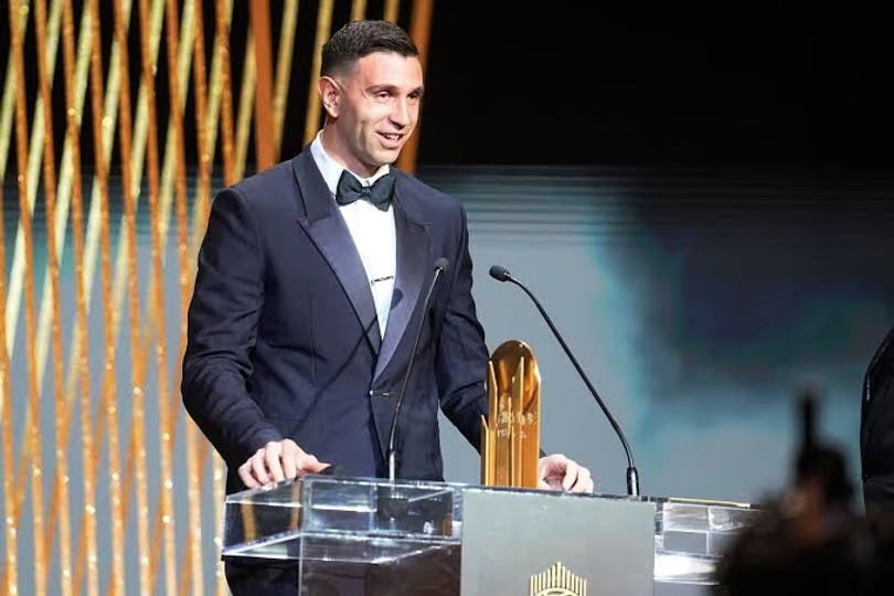 El “Dibu” Martínez fue nominado al Trofeo Yashin y va por otro premio como mejor arquero del mundo El “Dibu” Martínez fue nominado al Trofeo Yashin y va por otro premio como mejor arquero del mundo