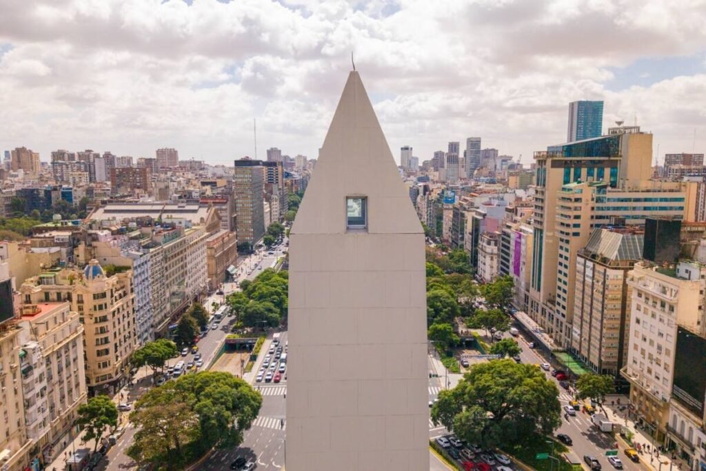 Cielo algo nublado y máxima de 19°C: así estará el clima este martes en Buenos Aires