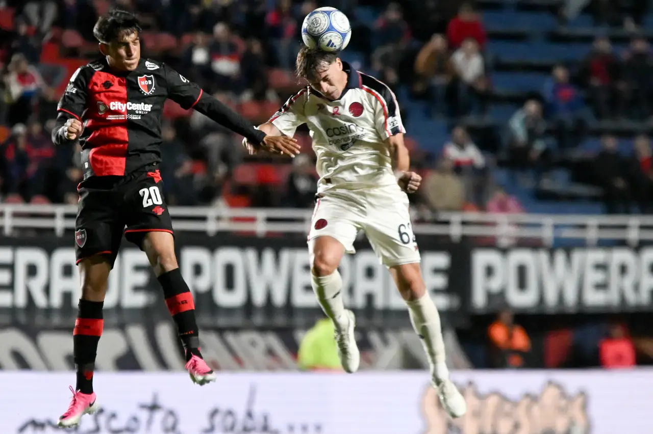 San Lorenzo empató 0-0 con Newell’s y dejó pasar una chance clave en el Torneo Clausura San Lorenzo empató 0-0 con Newell’s y dejó pasar una chance clave en el Torneo Clausura