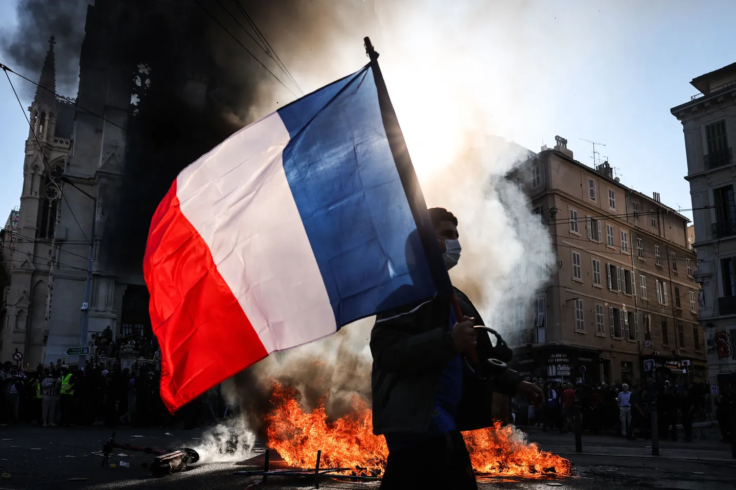 Francia desplegará 70 mil agentes de seguridad ante una nueva jornada de protestas y posibles disturbios