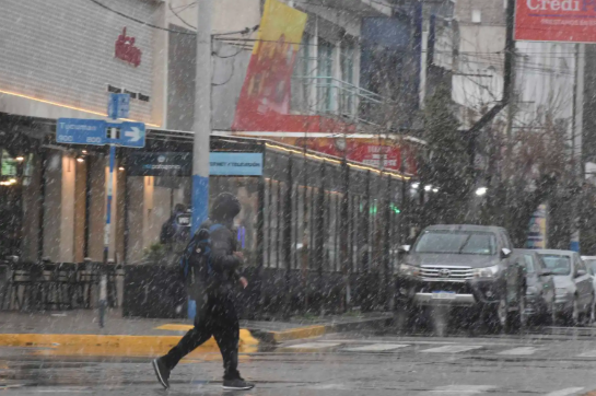 Río Negro tendrá una jornada inestable, con lluvias débiles, tormentas aisladas y fuertes vientos