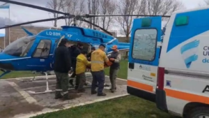 Un criancero de 80 años quedó aislado por la crecida de un arroyo y lo rescataron en helicóptero