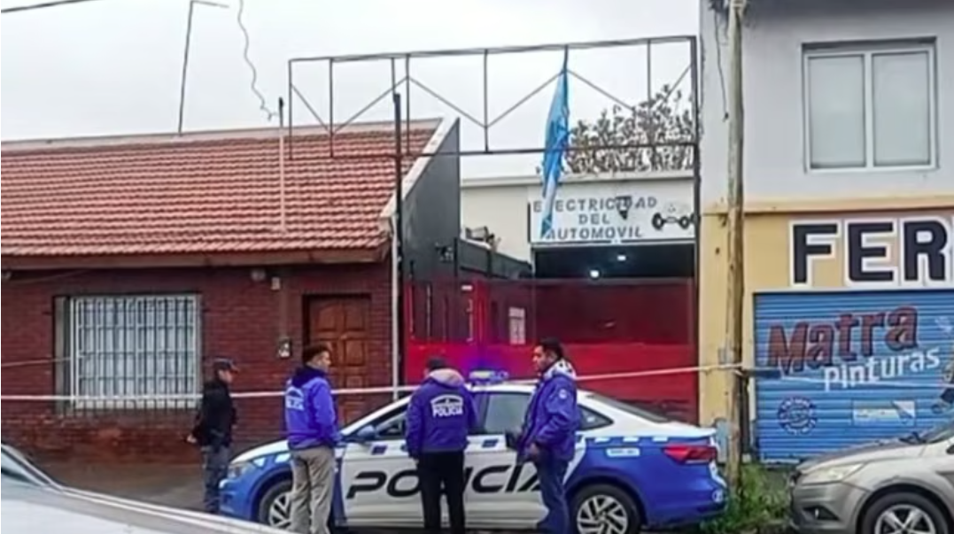 Investigan la muerte de un hombre en un taller mecánico de Neuquén: sospechan de un intento de robo Investigan la muerte de un hombre en un taller mecánico de Neuquén: sospechan de un intento de robo